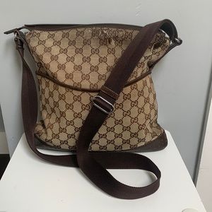 Authentic Gucci crossbody - extreme wear outside